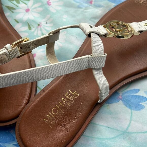 Michael Kors White Leather Logo Sandals Thongs - Picture 8 of 12